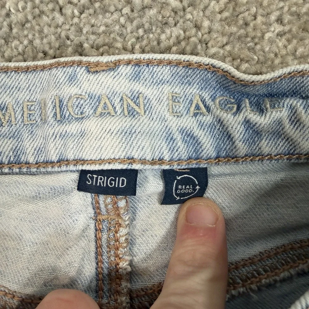 American Eagle Strigid Mom Jeans Light Wash Straight Leg High Rise Size 000 x 31 - Picture 2 of 8